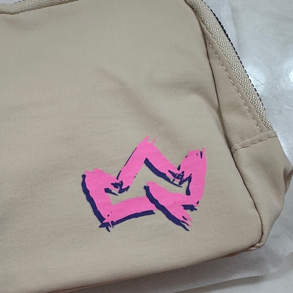 Primal Queen Beige Pouch with Pink Crown Design NIP - Picture 2 of 7
